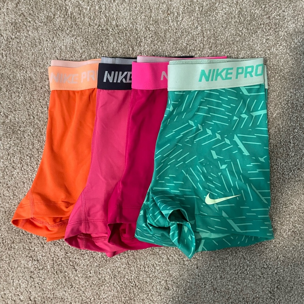 Nike pro bundle, size medium